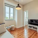Sunny House - Bright 2 Bedroom W/ Office Lissabon