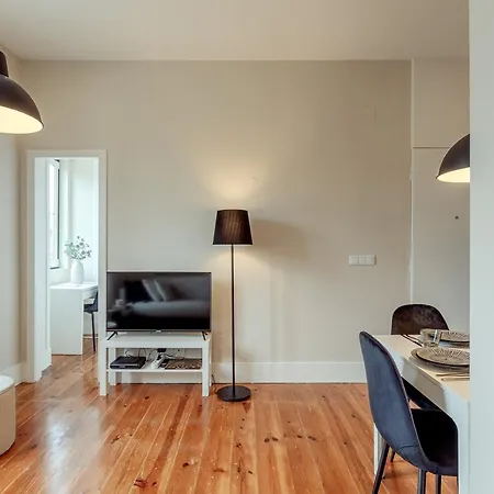 Sunny House - Bright 2 Bedroom W/ Office Appartement