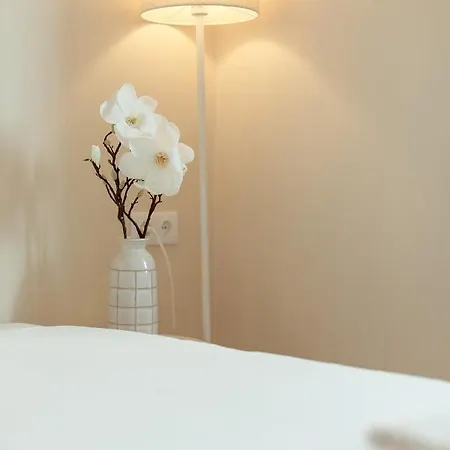 Sunny House - Bright 2 Bedroom W/ Office * Lisboa