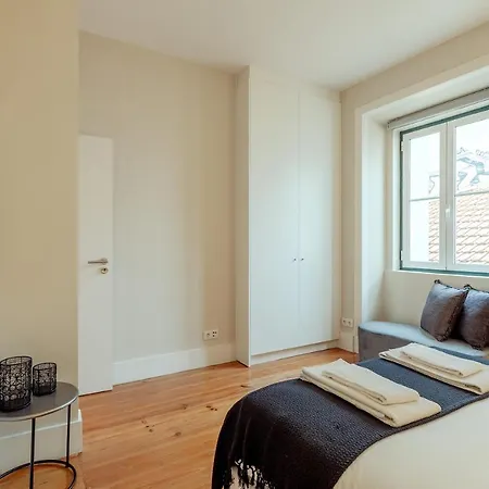 Sunny House - Bright 2 Bedroom W/ Office