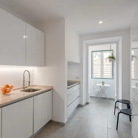 Sunny House - Bright 2 Bedroom W/ Office Lisboa
