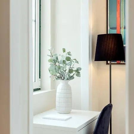 Sunny House - Bright 2 Bedroom W/ Office 아파트