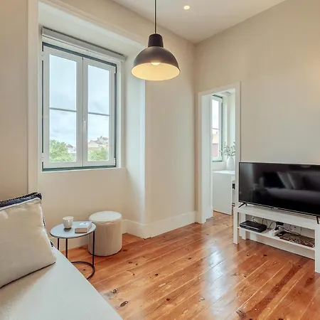 Sunny House - Bright 2 Bedroom W/ Office 리스본