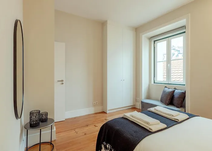 Sunny House - Bright 2 Bedroom W/ Office