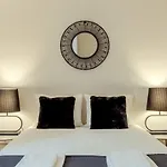 Sunny House - Bright 2 Bedroom W/ Office Apartman *
