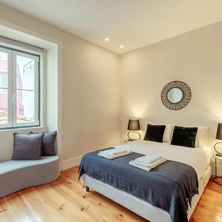Sunny House - Bright 2 Bedroom W/ Office Apartment Lissabon