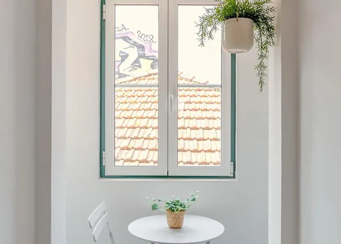 Apartment Sunny House - Bright 2 Bedroom W/ Office Lissabon
