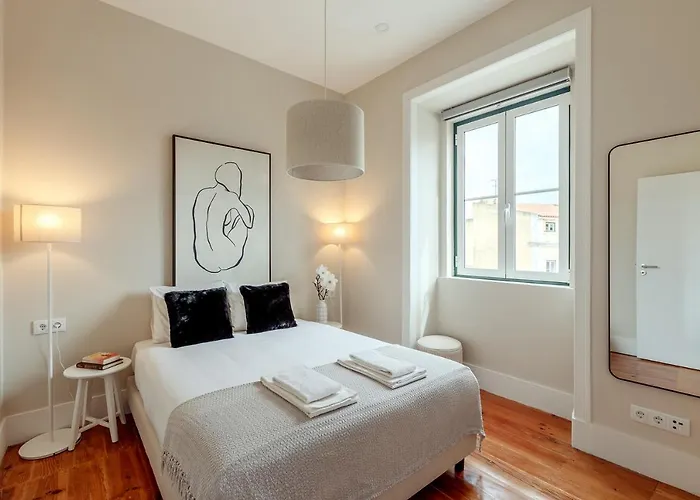 Apartment Sunny House - Bright 2 Bedroom W/ Office Lissabon