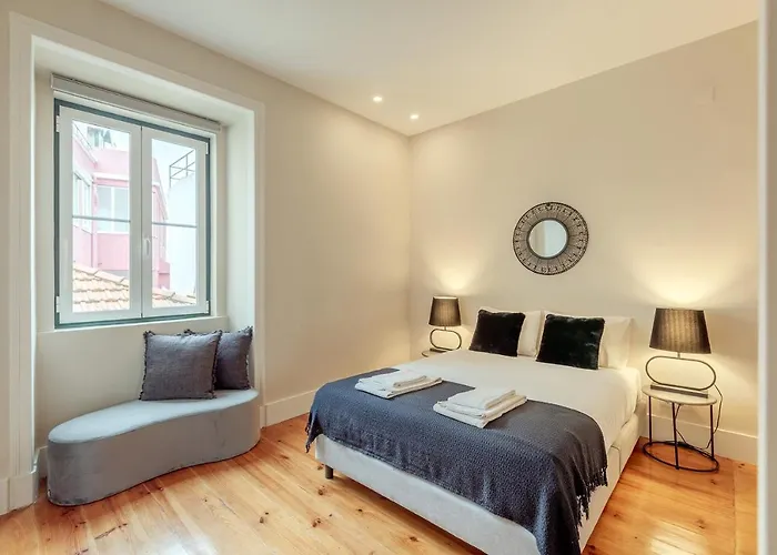 Sunny House - Bright 2 Bedroom W/ Office Apartment Lissabon